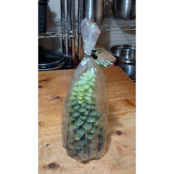 Tag X-Large Crooked Chunky Leaf Christmas Holiday Tree Candle Green 11″H x 5.5″D - Picture 2 of 4